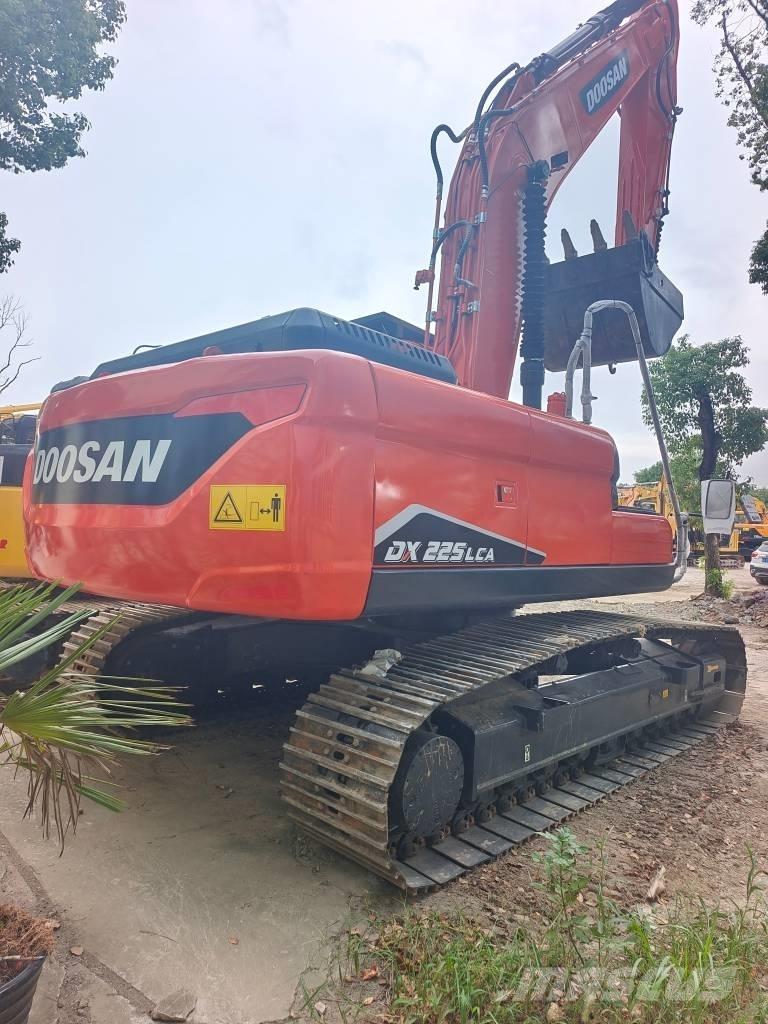 Doosan DX 225LC-9C Escavatori cingolati