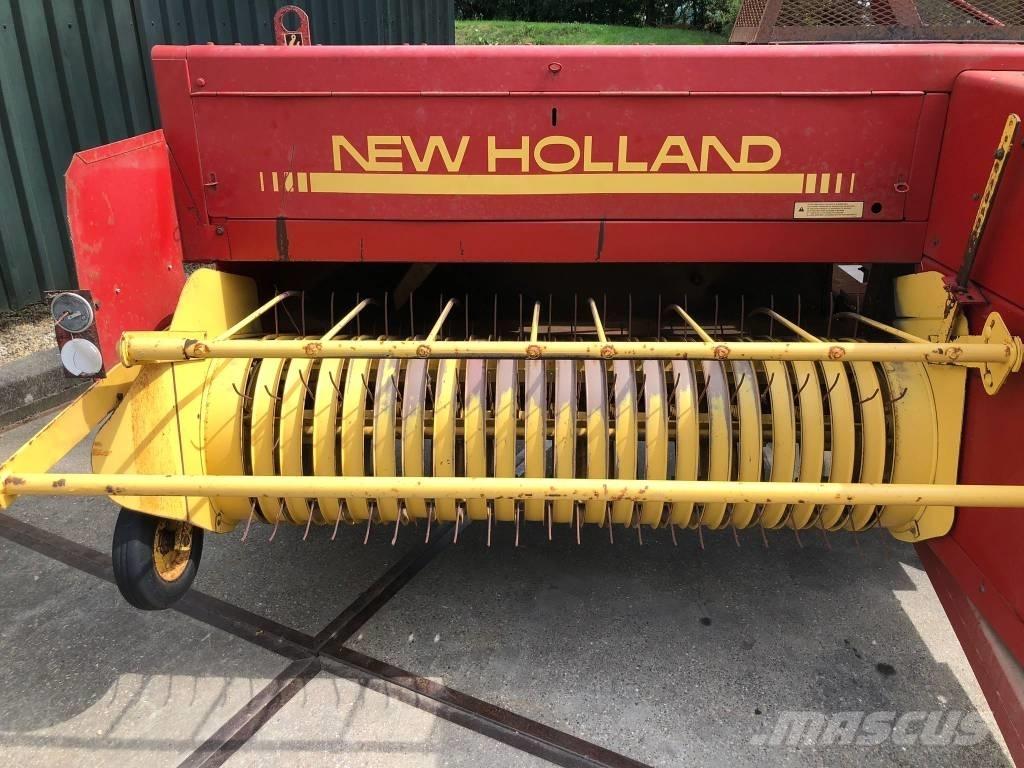 New Holland 570 Presse quadre