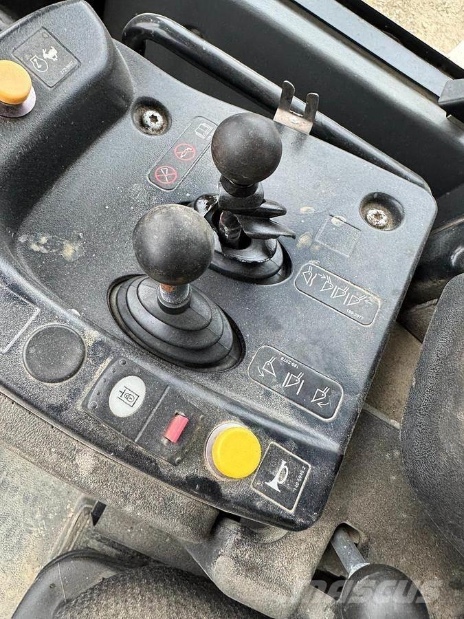 CAT 988H - Pale gommate