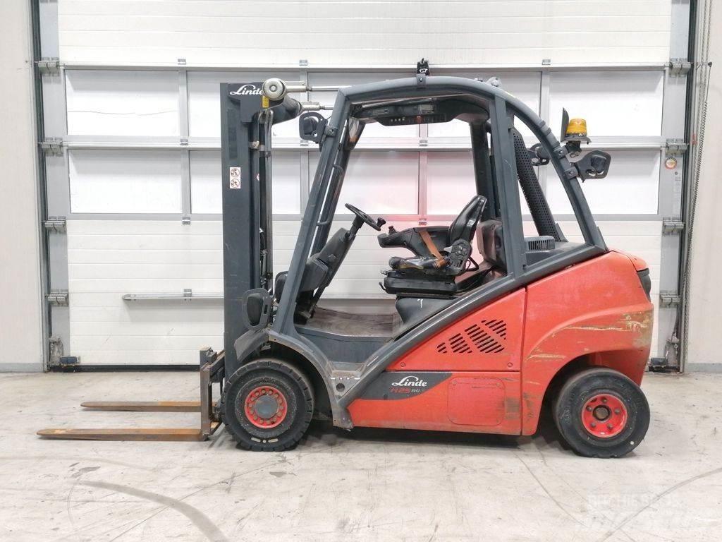 Linde H25D-02 Carrelli elevatori diesel