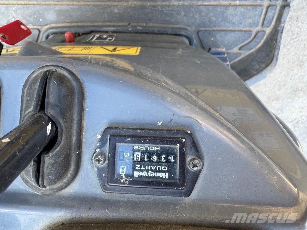 Yanmar SV08 (1C603) Miniescavatori