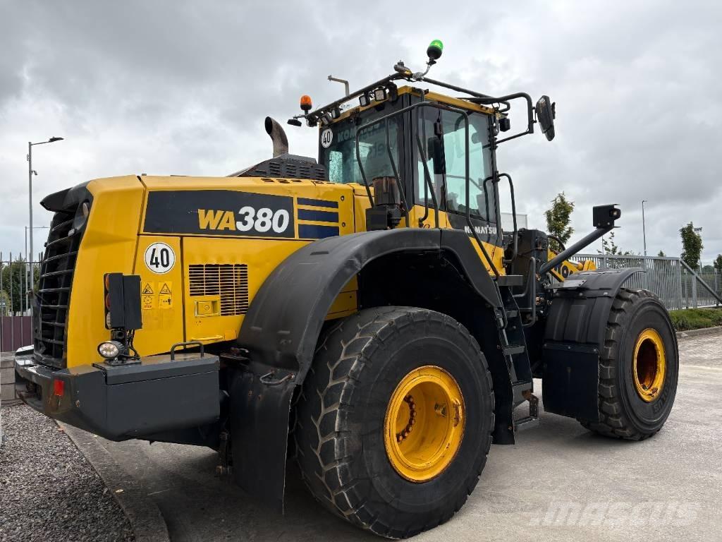 Komatsu WA380-8 Pale gommate
