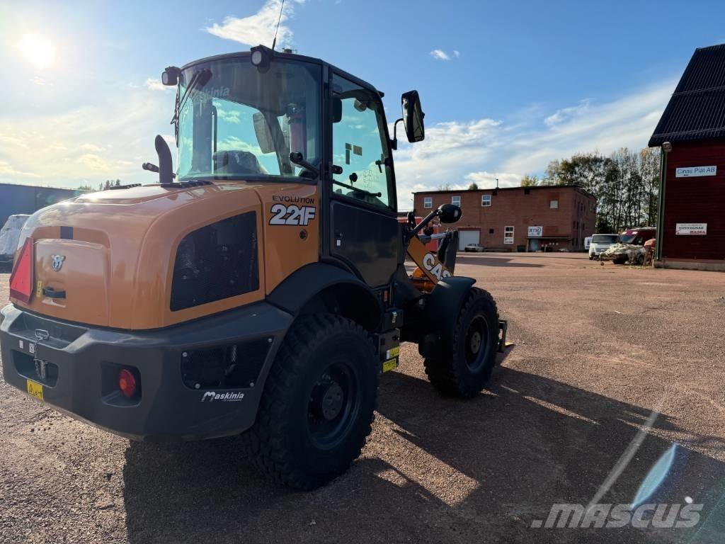 CASE 221 F Evolution Mini Pale Gommate