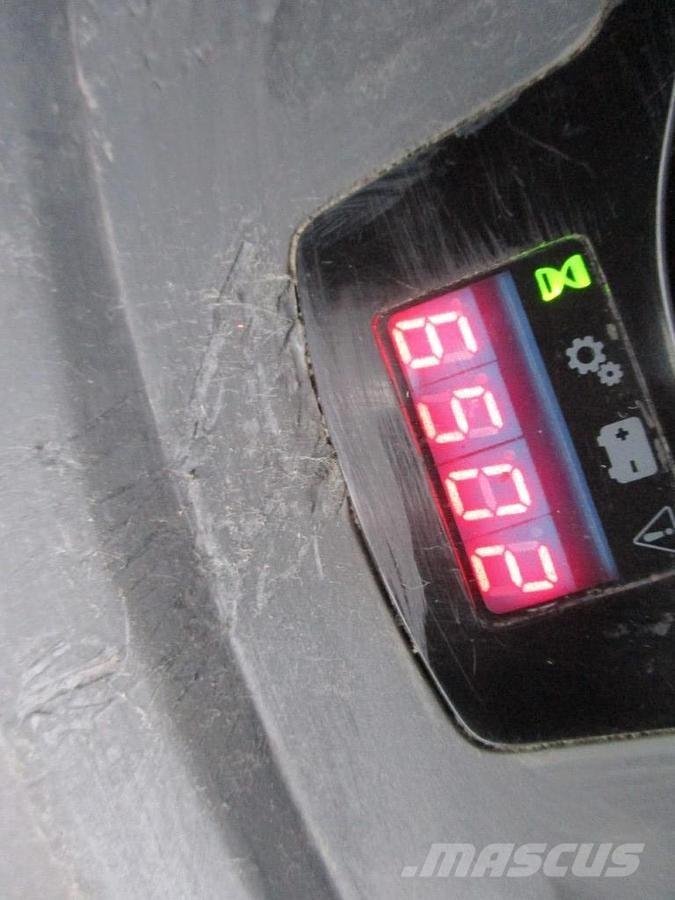 BT LPE200 Carrelli elevatori bassi a piattaforma