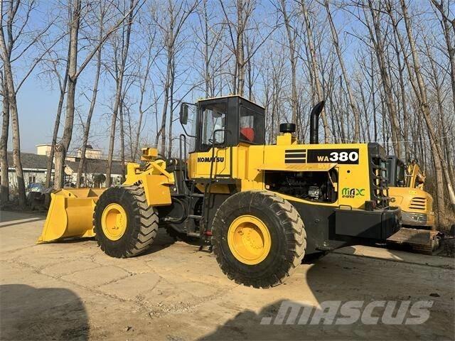 Komatsu WA380 Pale gommate