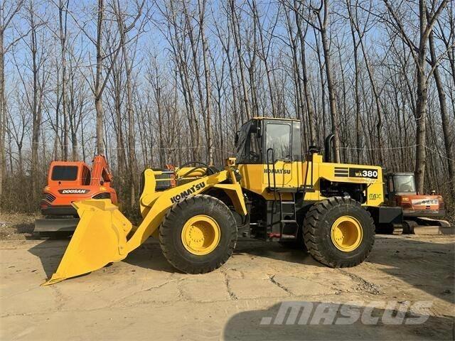 Komatsu WA380 Pale gommate