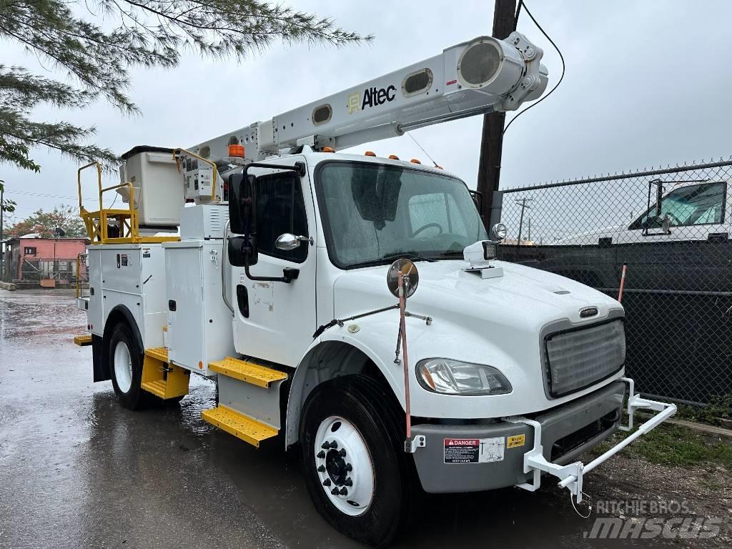 Freightliner M2 Piattaforme autocarrate