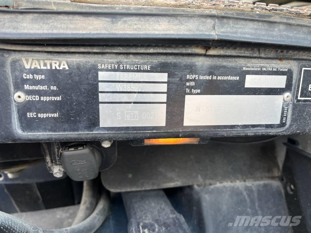 Valtra N 141 Trattori