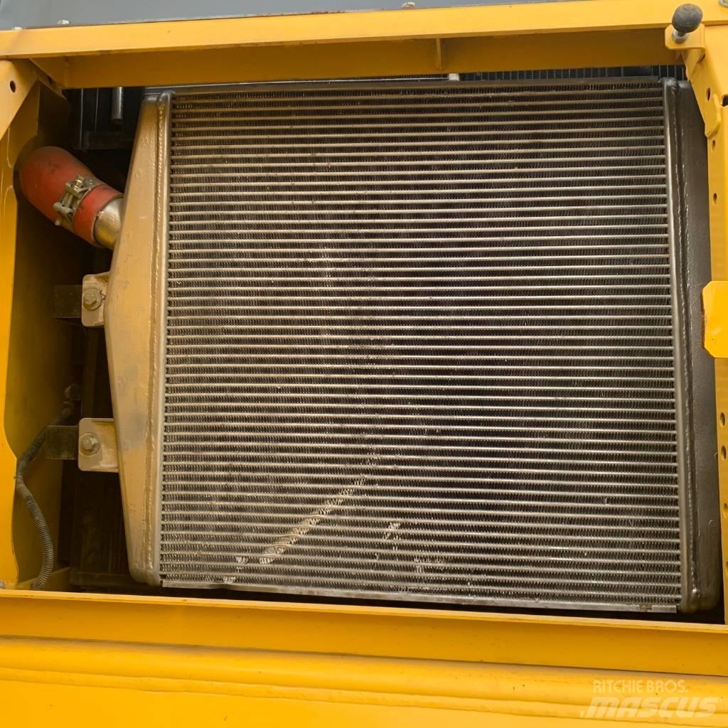 Komatsu PC450-8 Escavatori cingolati