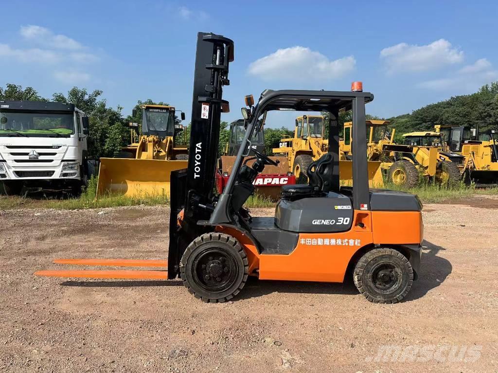 Toyota 30 forklift Carrelli elevatori diesel