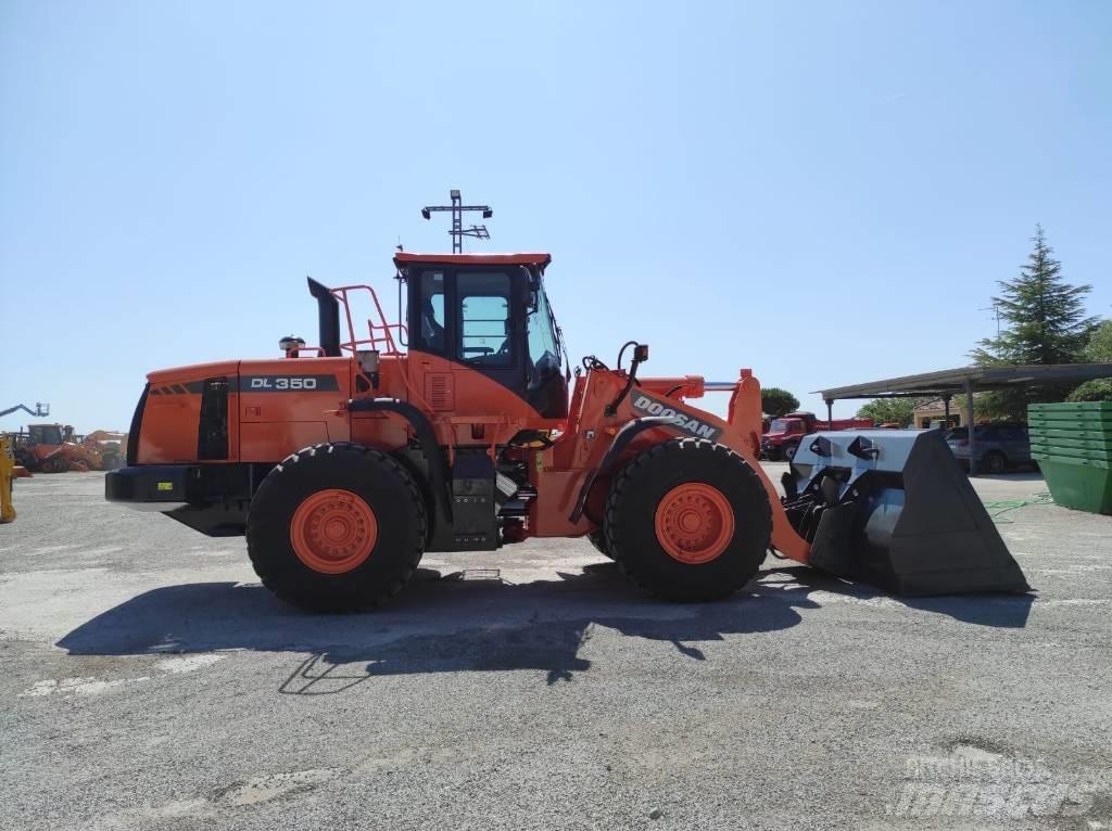Doosan DL 350-5 Pale gommate