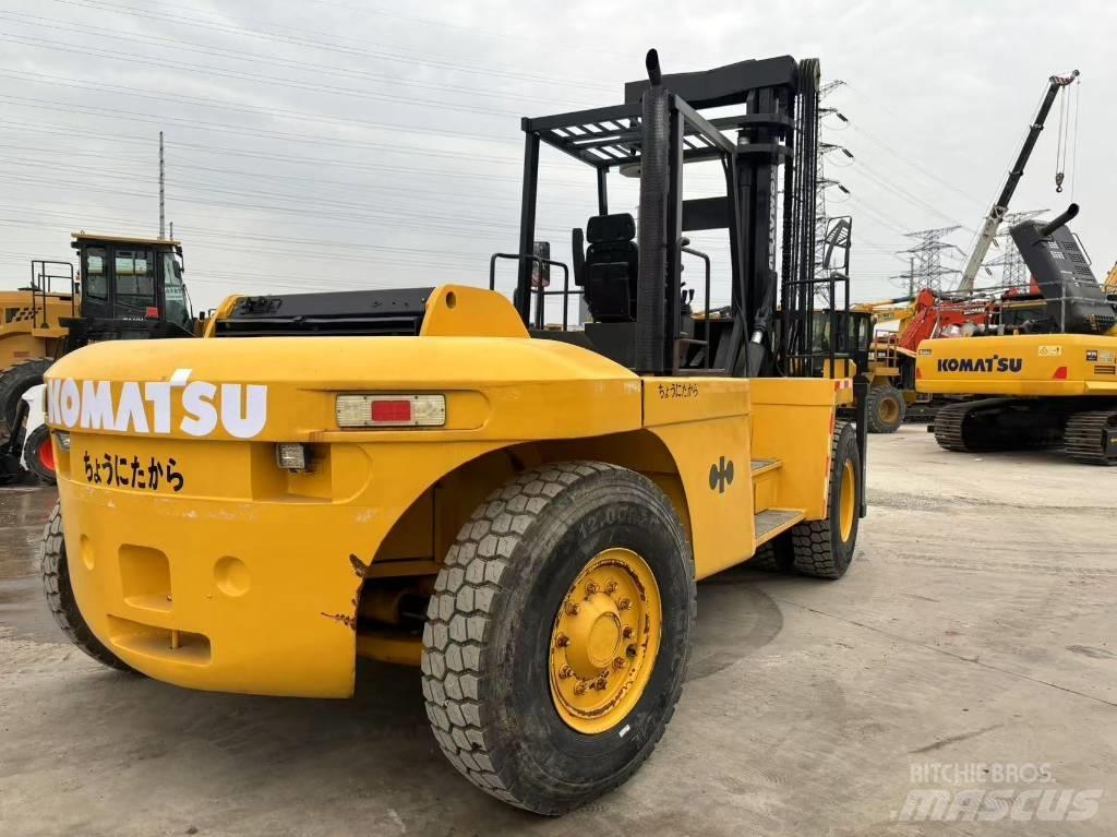 Komatsu FD200 Sollevatori telescopici