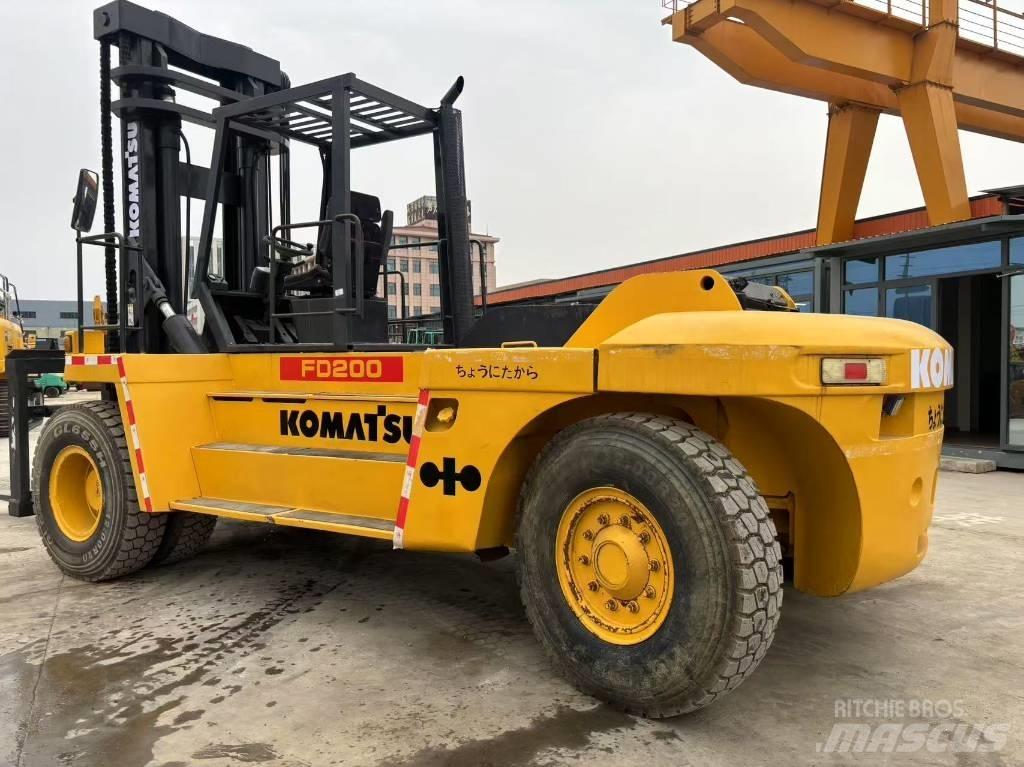 Komatsu FD200 Sollevatori telescopici