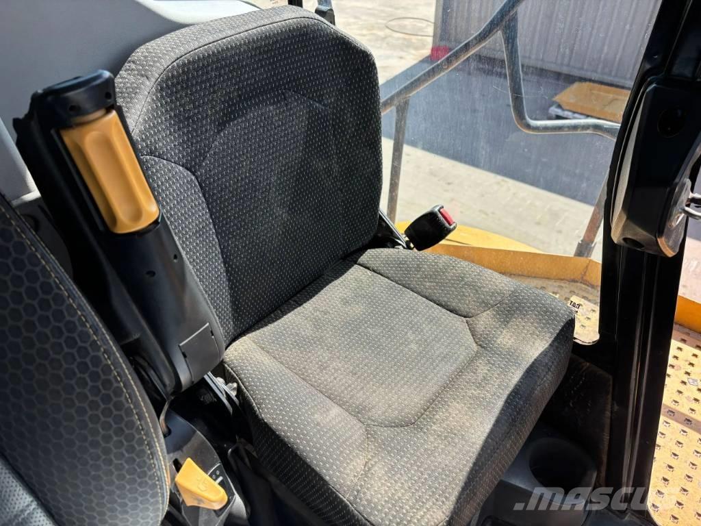 CAT 745 04A Dumpers articolati