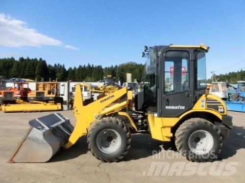 Komatsu WA50-6N0 Pale gommate