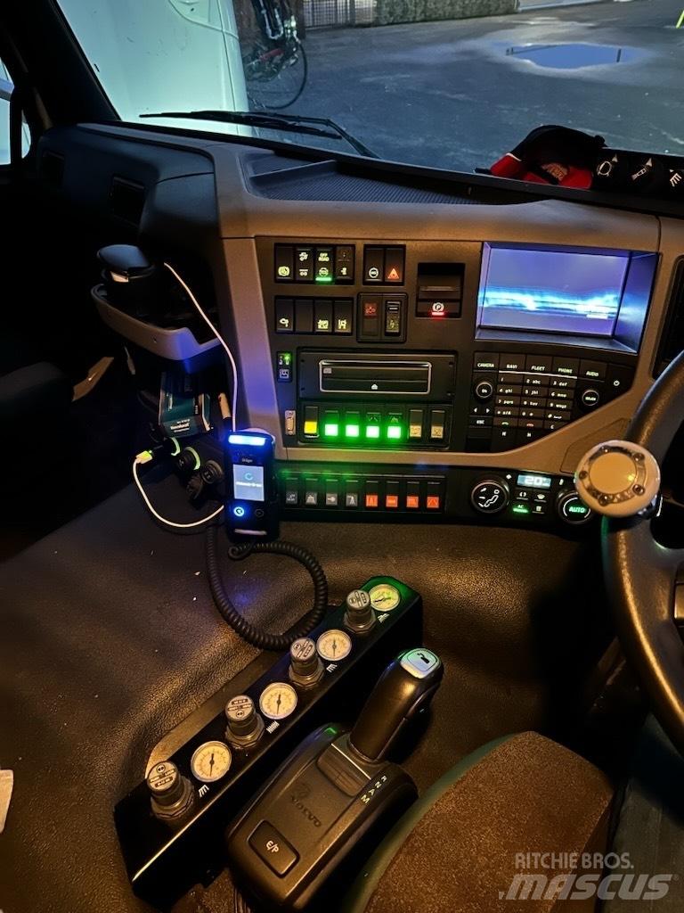 Volvo FM 500 Autocarro spazzatrice