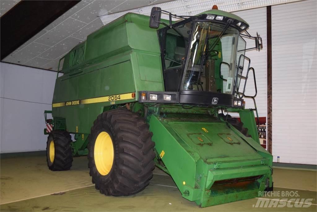 John Deere 2064 Mietitrebbiatrici