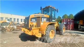 CAT 930 G Pale gommate