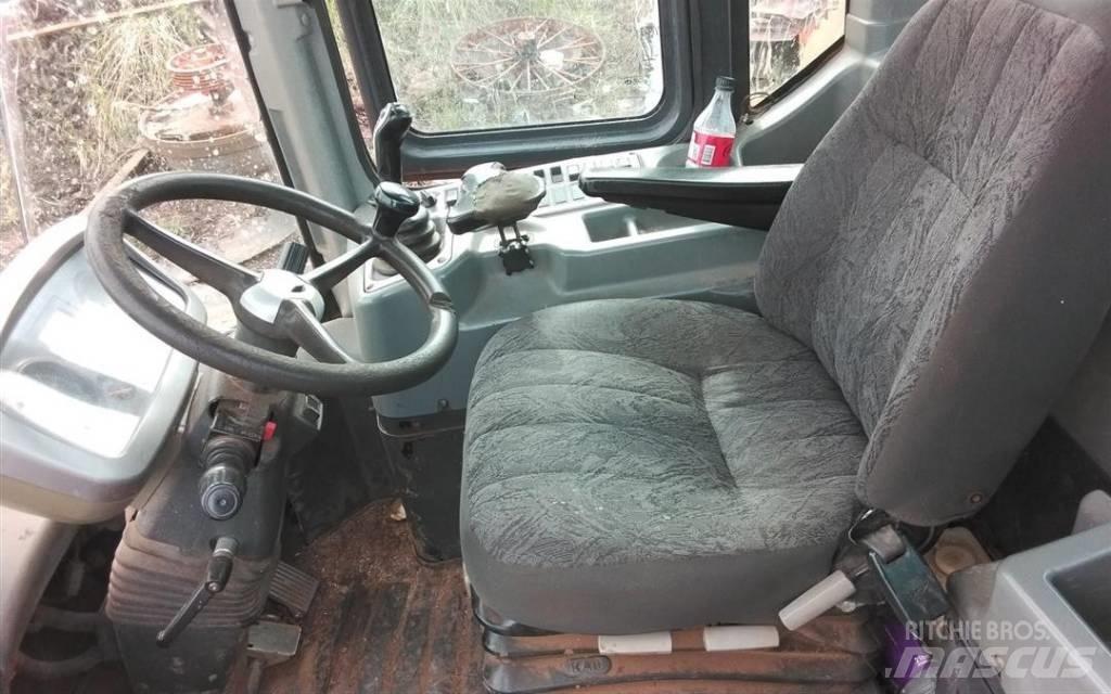Doosan DL 200 Pale gommate