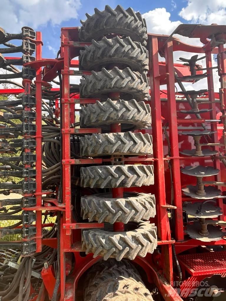 Horsch Pronto 8 DC Perforatrici