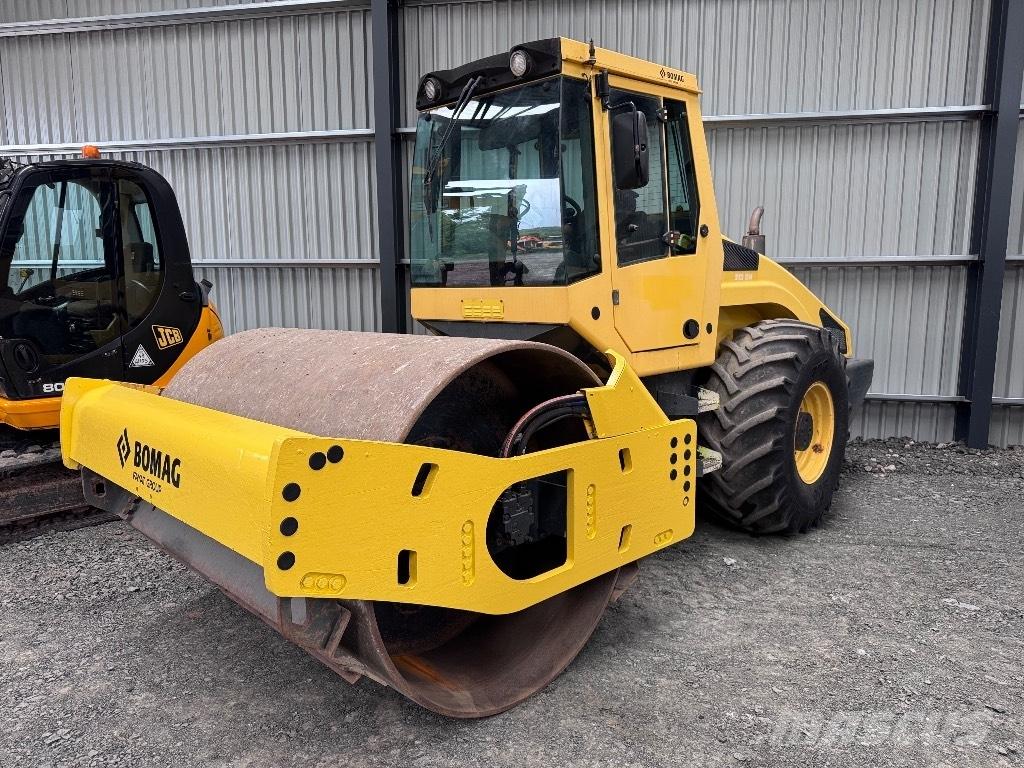 Bomag BW 213 D H-4 Rulli monotamburo