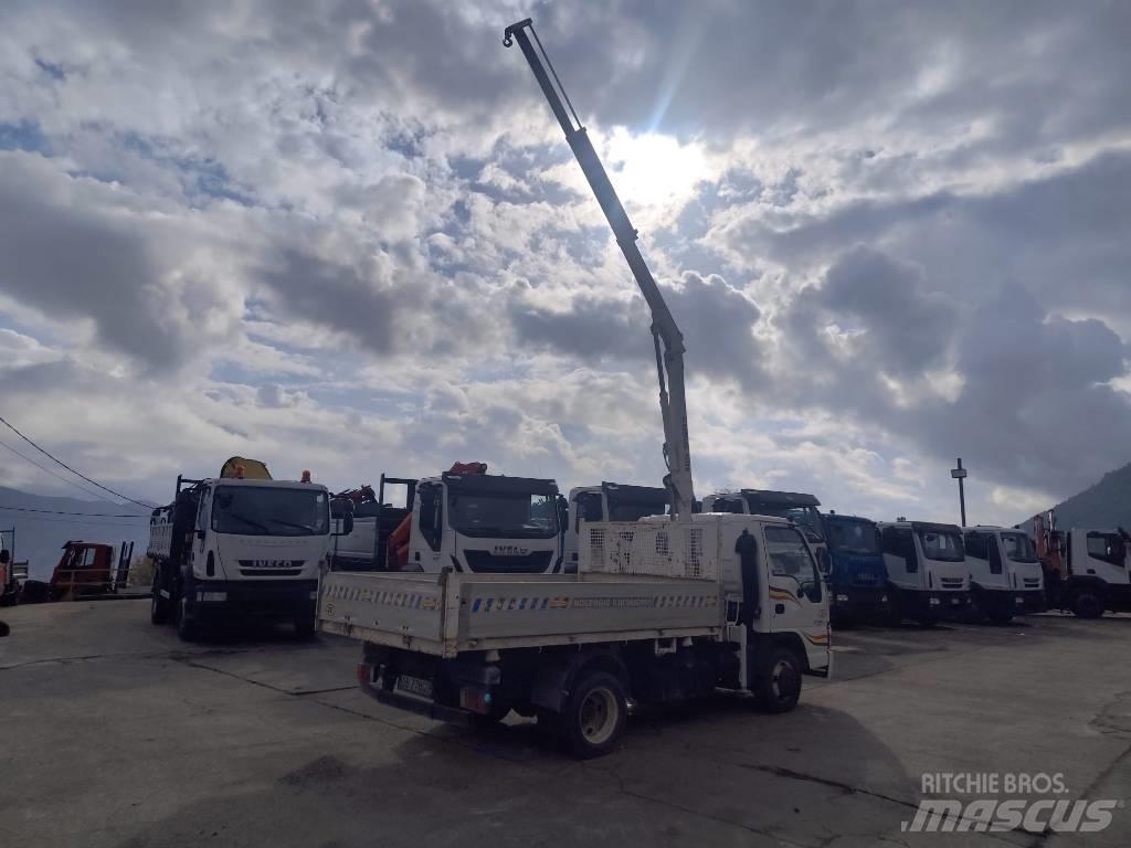 Isuzu NPR77G-5DX Autogru