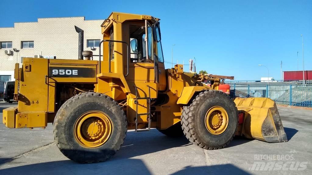 CAT 950E Pale gommate