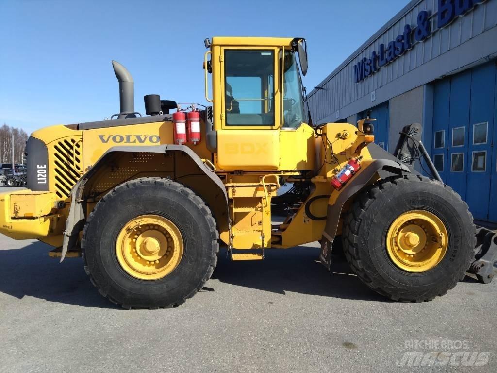 Volvo L 120 E Pale gommate