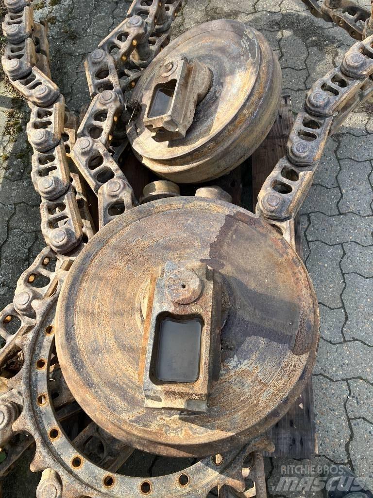 Komatsu 240 Escavatori cingolati
