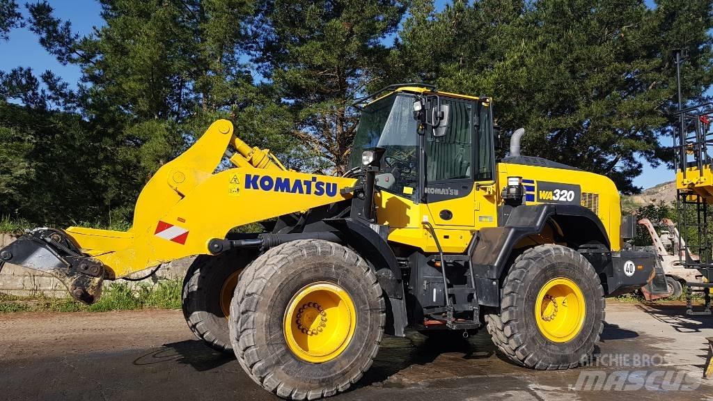 Komatsu WA320-8E0 Pale gommate