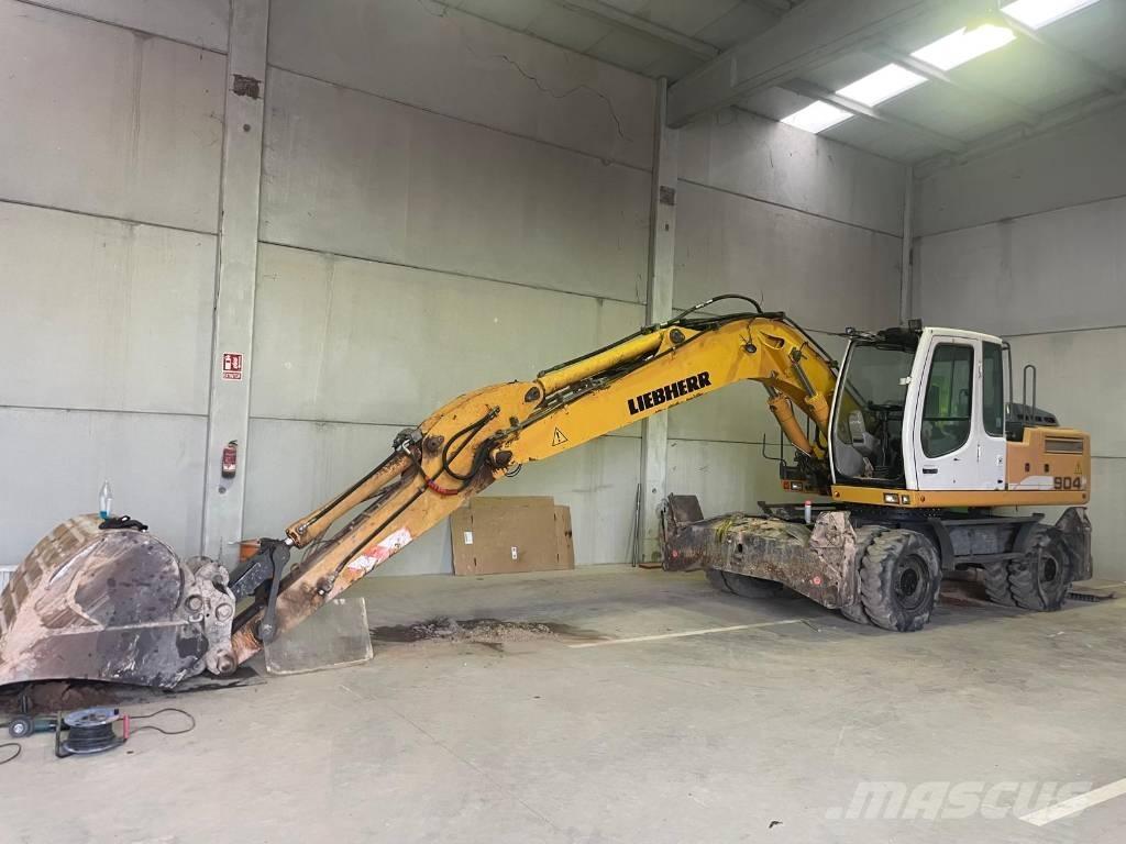 Liebherr A 904 C Escavatori gommati