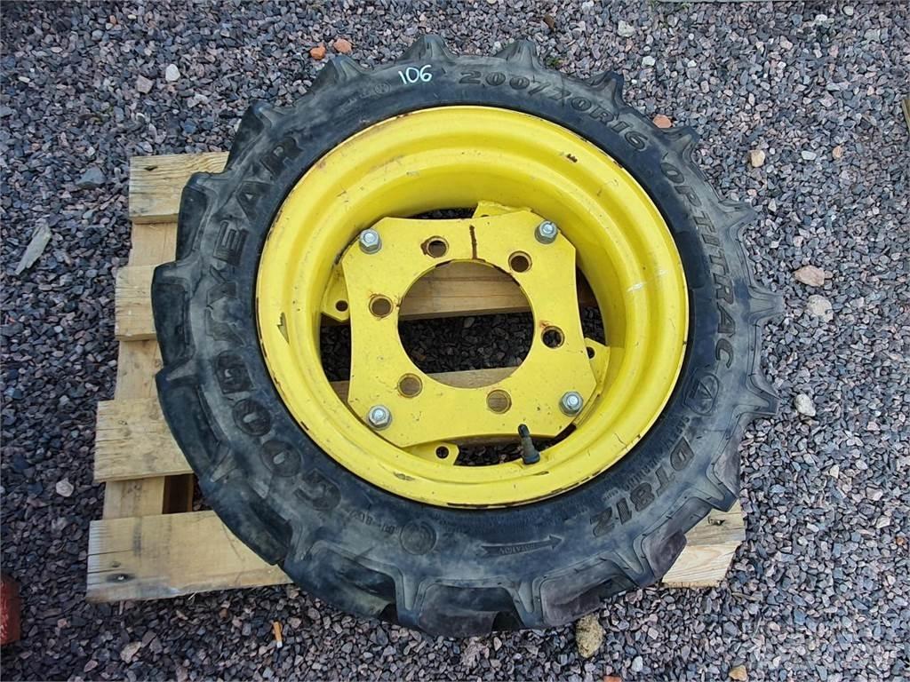 Goodyear 200/70R16 Pneumatici, ruote e cerchioni