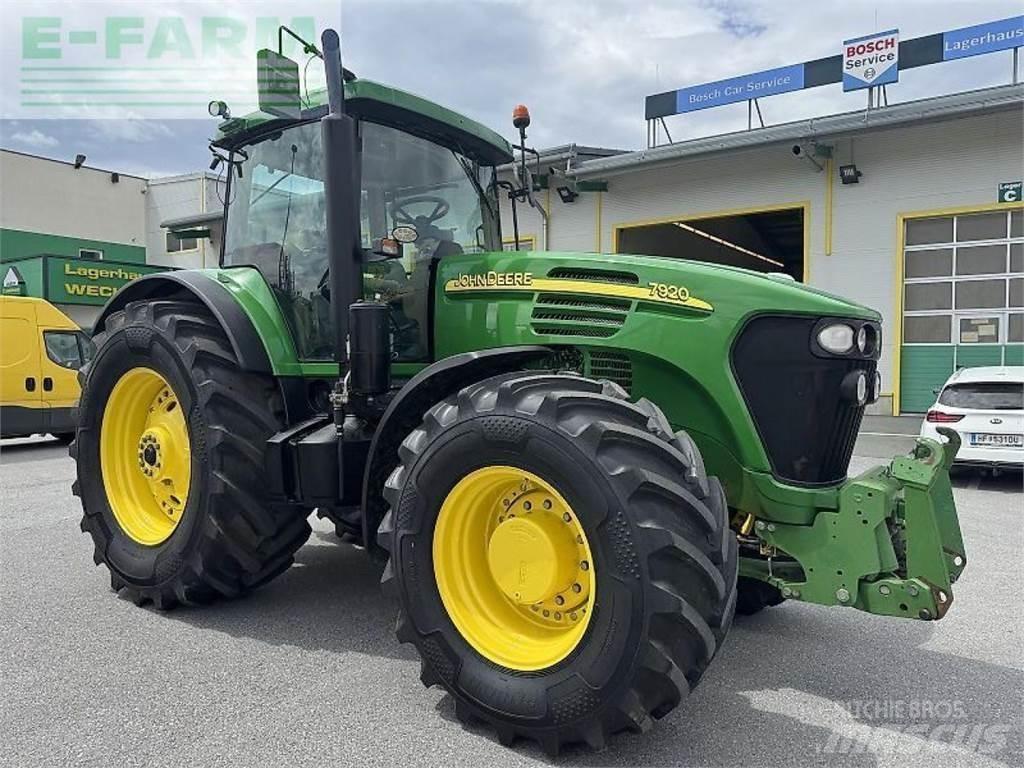 John Deere 7920 Trattori