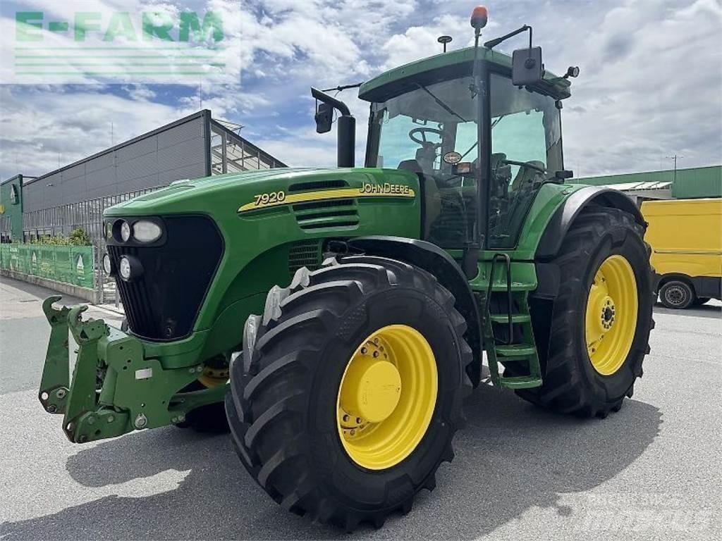 John Deere 7920 Trattori