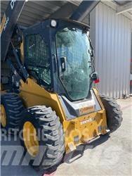 John Deere 324G Mini Pale Gommate