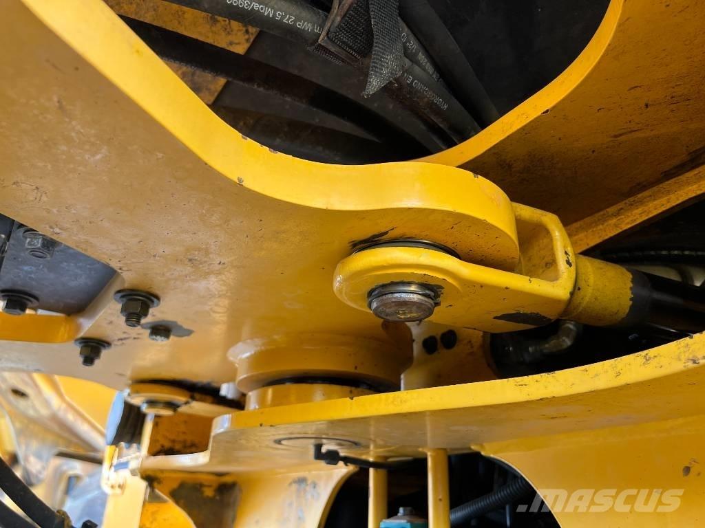 Volvo L90F Pale gommate
