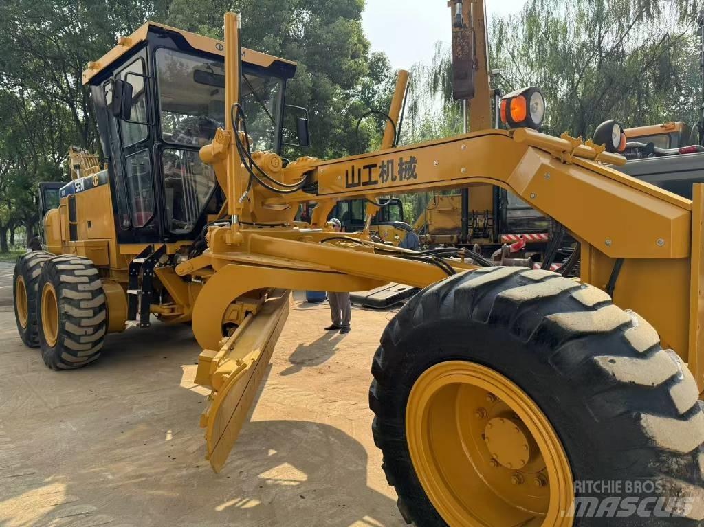 SEM 919 Motorgraders