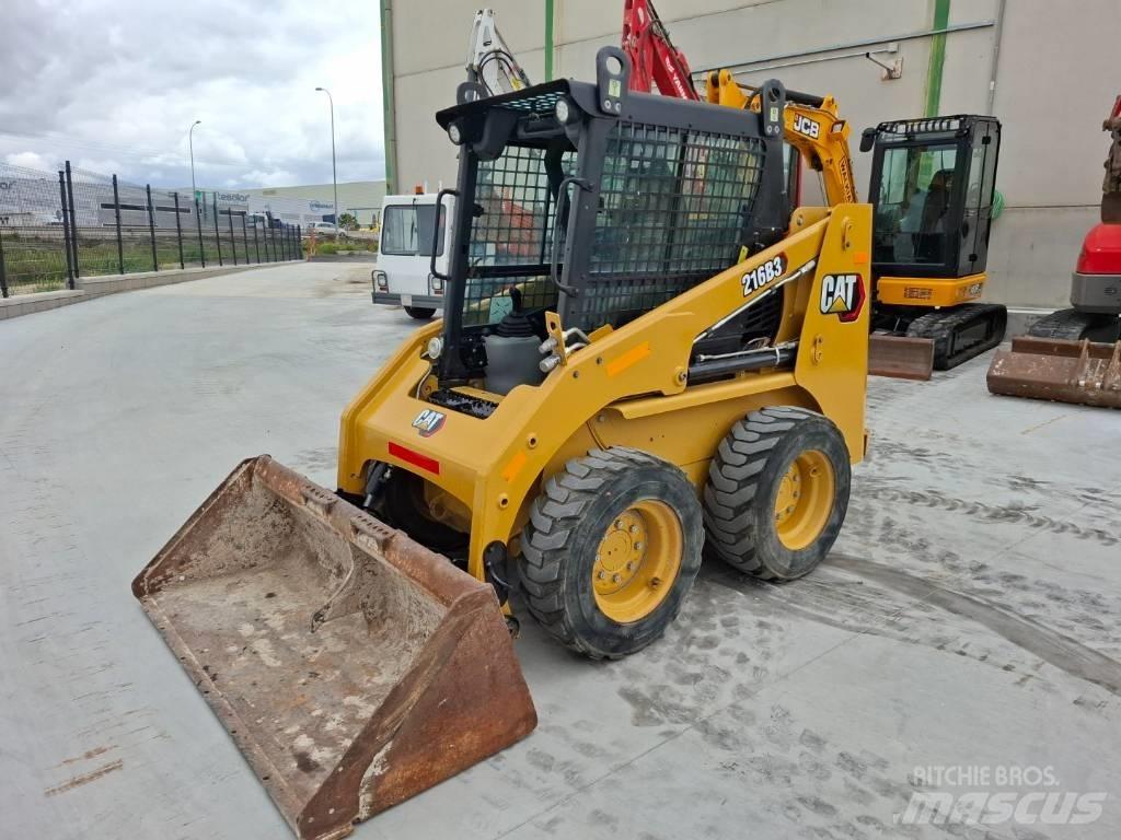 CAT 216 B 3 Mini Pale Gommate