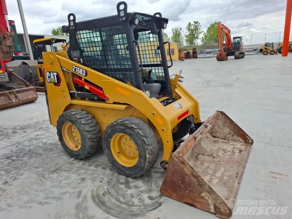 CAT 216 B 3 Mini Pale Gommate