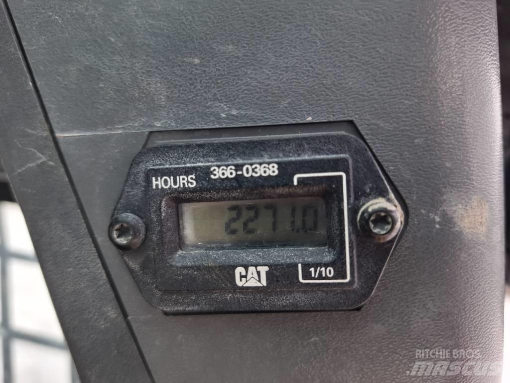 CAT 216 B 3 Mini Pale Gommate