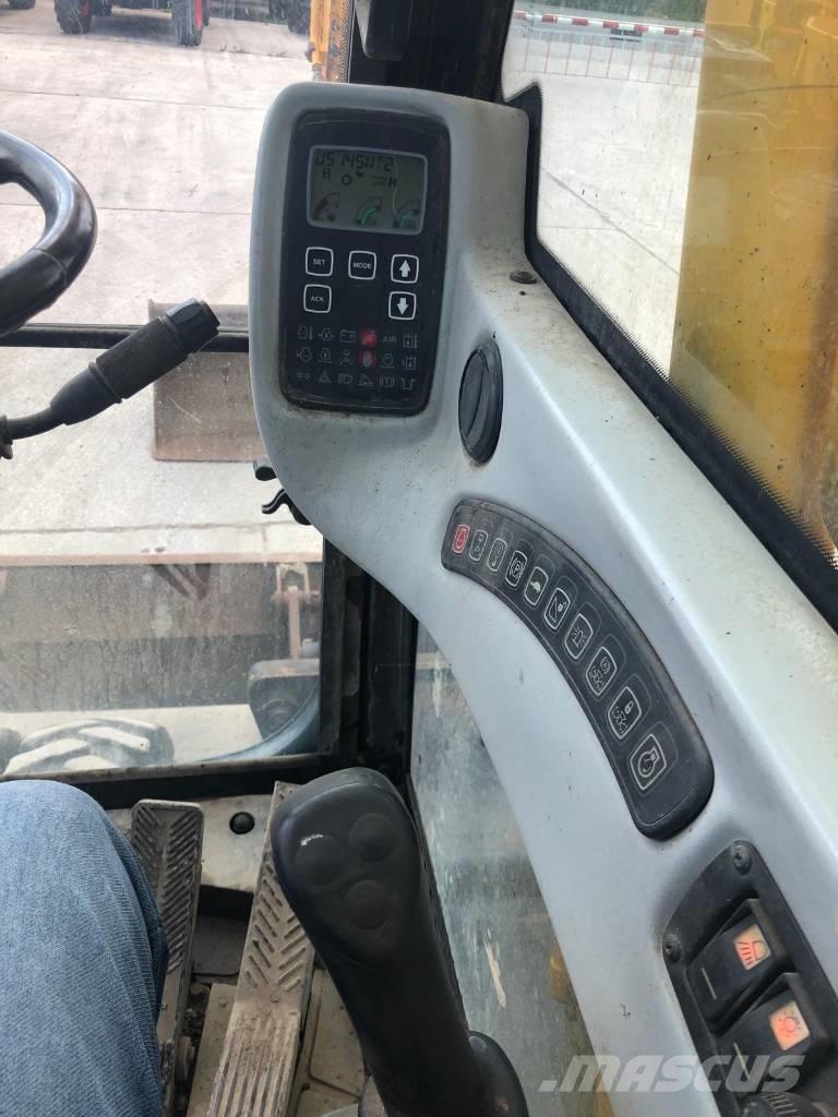 JCB JS145W Escavatori gommati