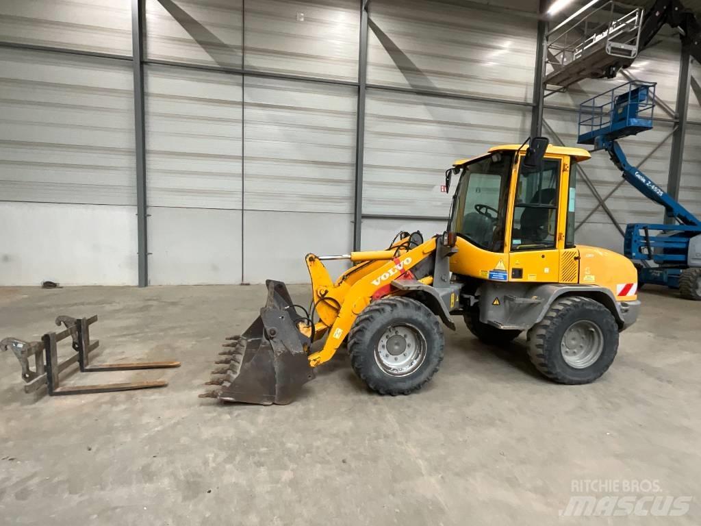 Volvo L 30 B-Z/X Pale gommate