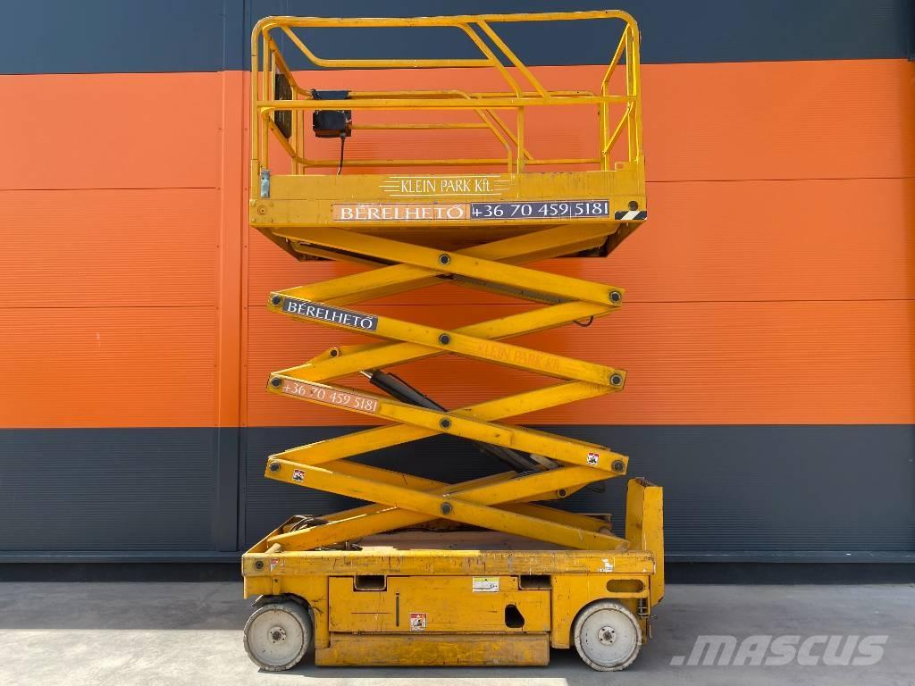 Haulotte Compact 10 Piattaforme a pantografo