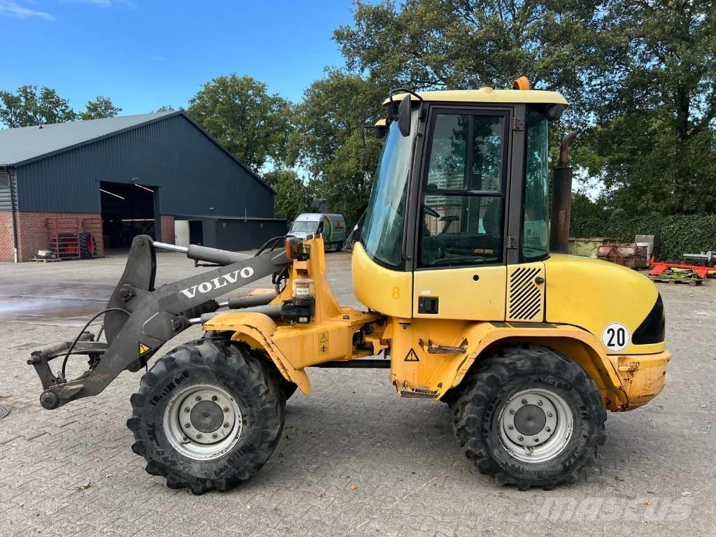 Volvo L 30 B Pale gommate