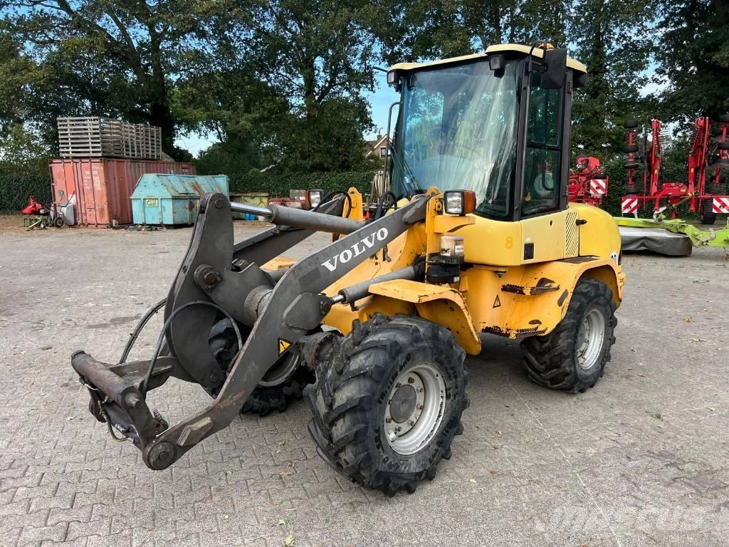 Volvo L 30 B Pale gommate