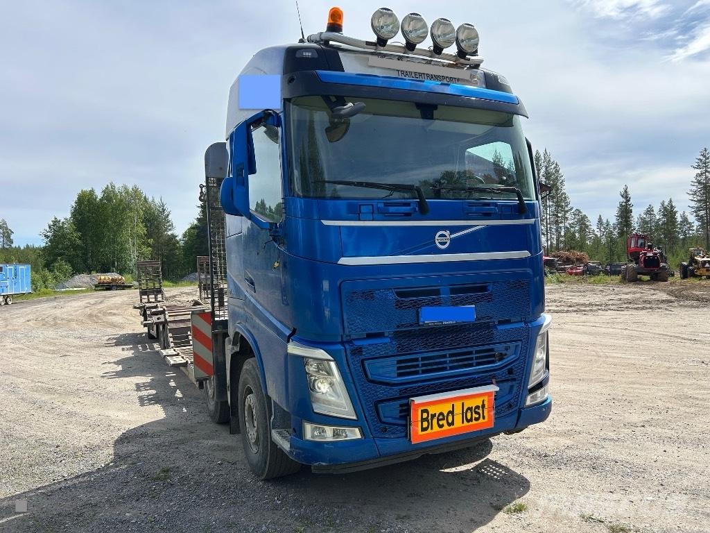 Volvo FH 500 Camion per il trasporto di macchine forestali