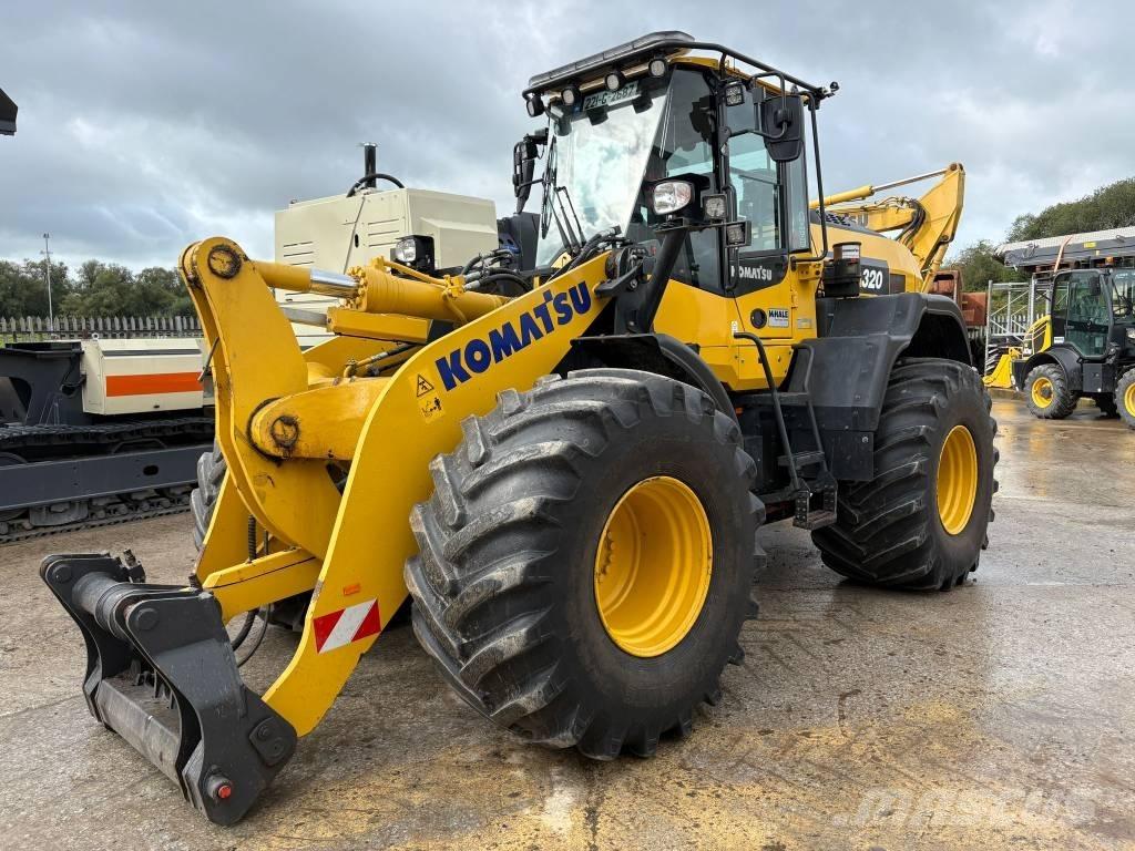 Komatsu WA320-8 Pale gommate