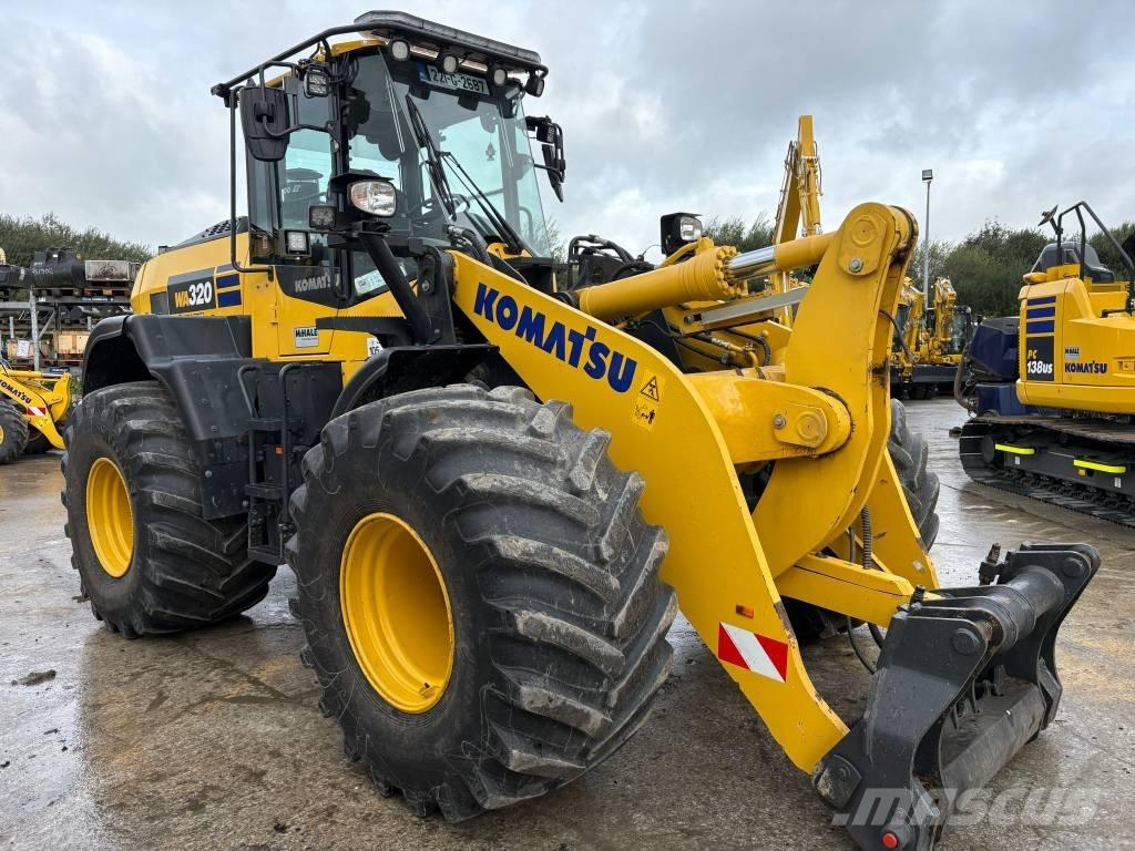 Komatsu WA320-8 Pale gommate