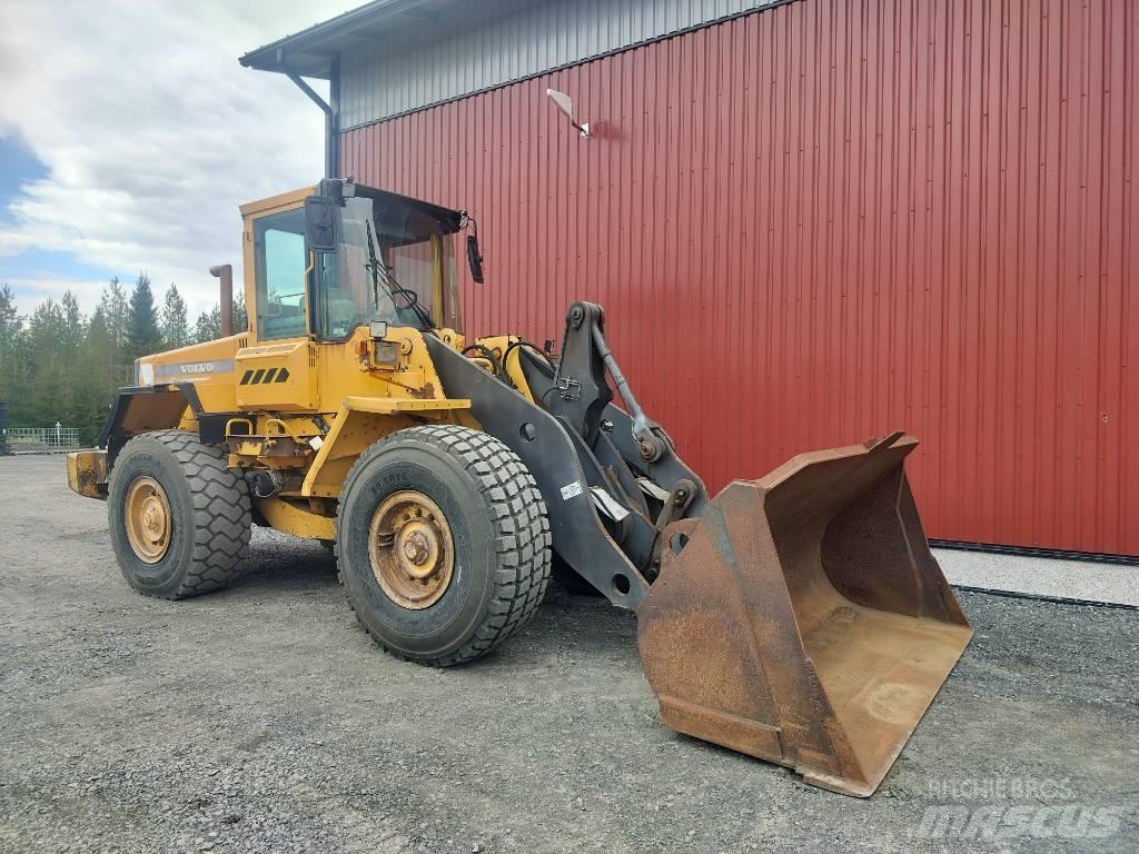 Volvo L90C Pale gommate
