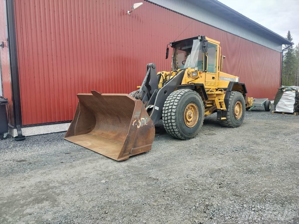 Volvo L90C Pale gommate